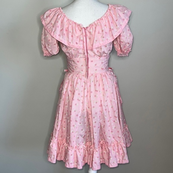 1970s Vintage Prairie Swing Dress - Picture 4 of 8